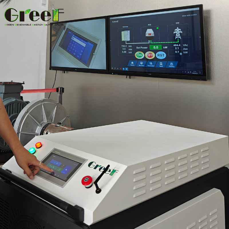 عاكس طاقة خارج الشبكة بقدرة 110 كيلو واط مع حماية من الاندفاع من المستوى 2 وتصميم خالٍ من المحولات لتخزين طاقة موثوق به